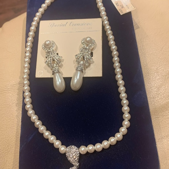 GORGEOUS VINTAGE VENDOME/CORO SET - Picture 5 of 10